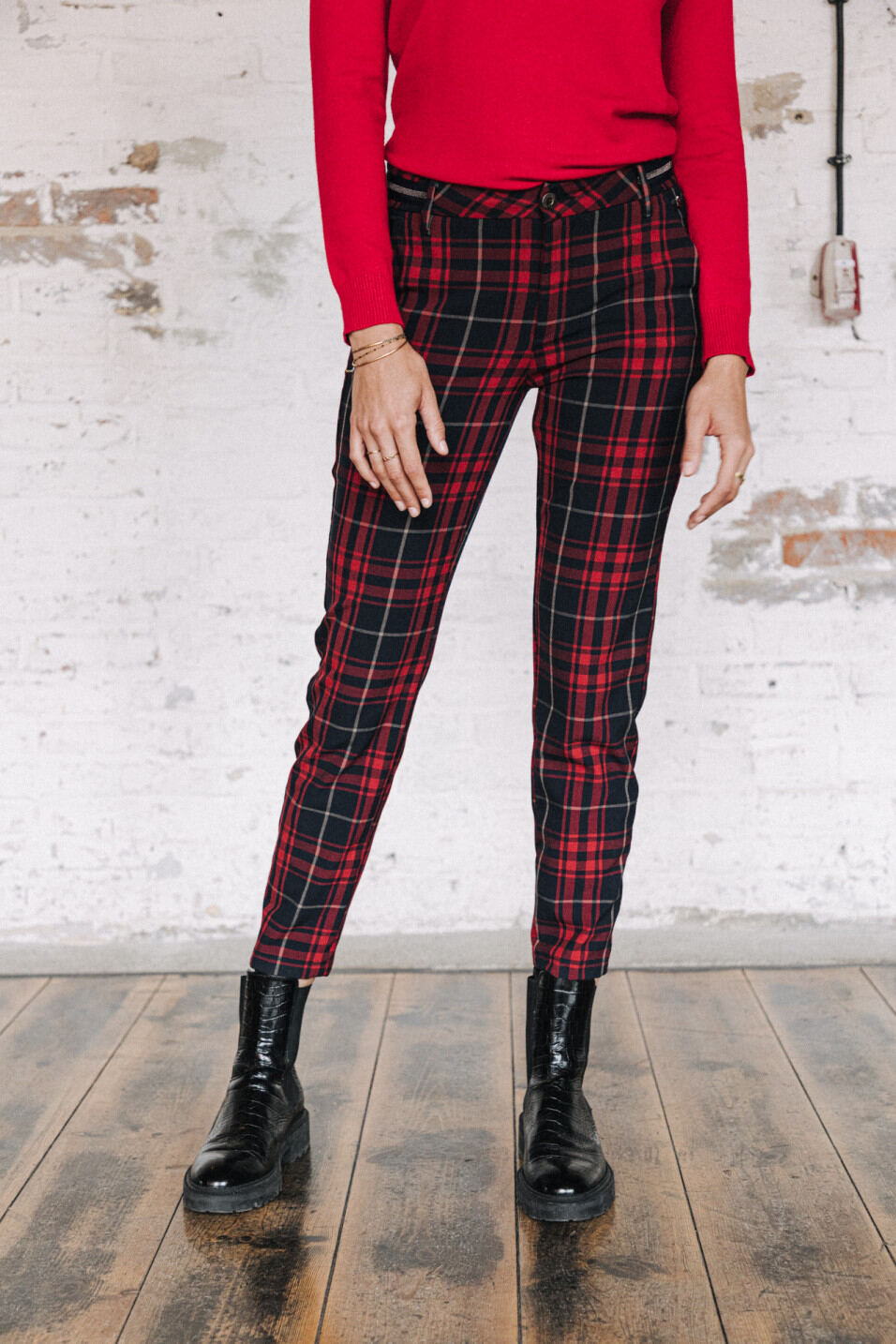 plaid style pants red