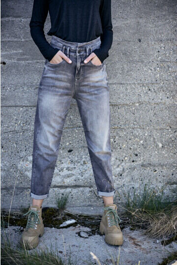 Mode Jeans Jeans coupe-droite WICHELE Jeans coupe-droite gris clair style d\u00e9contract\u00e9 