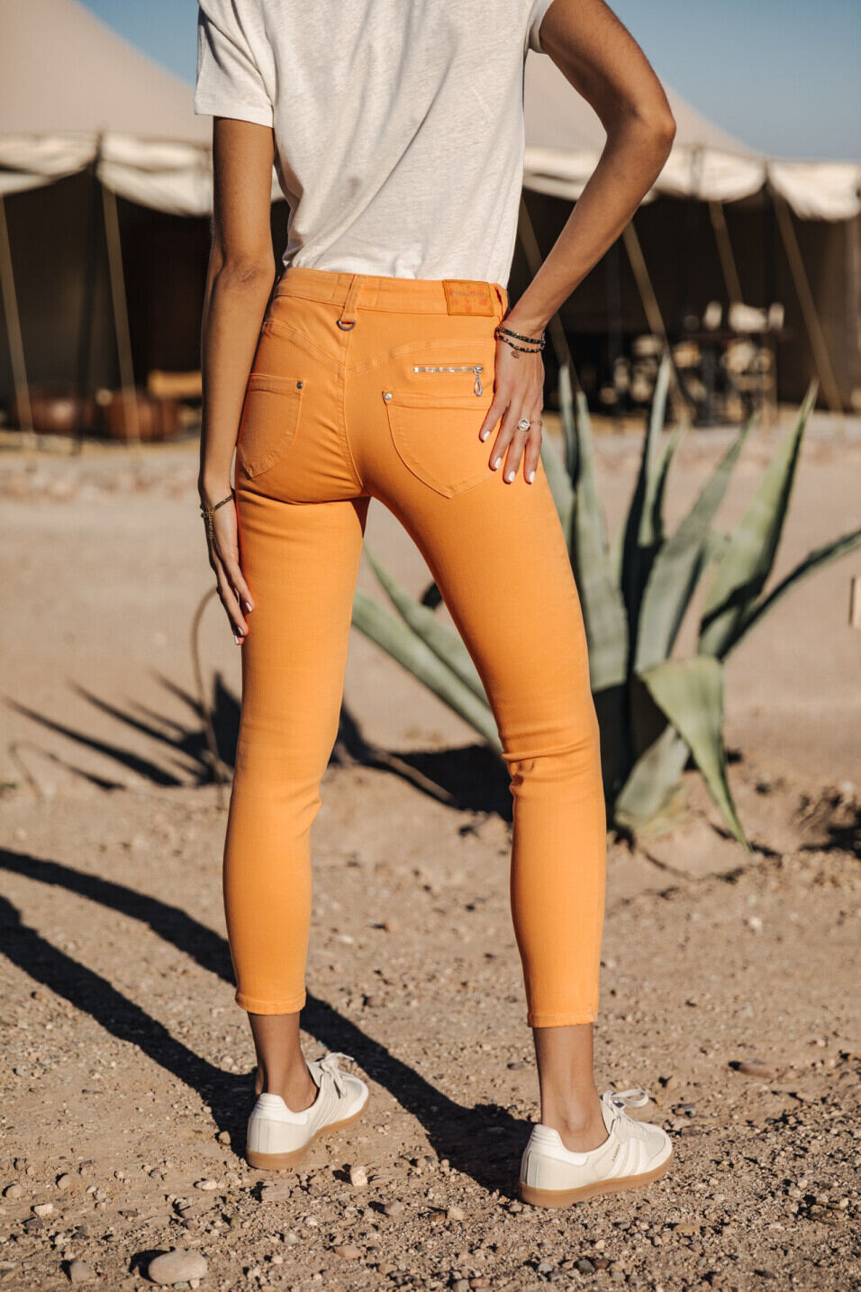 Pantalón de color Woman Alexa Cropped New Magic Color Tangerine tango | Freeman T. Porter