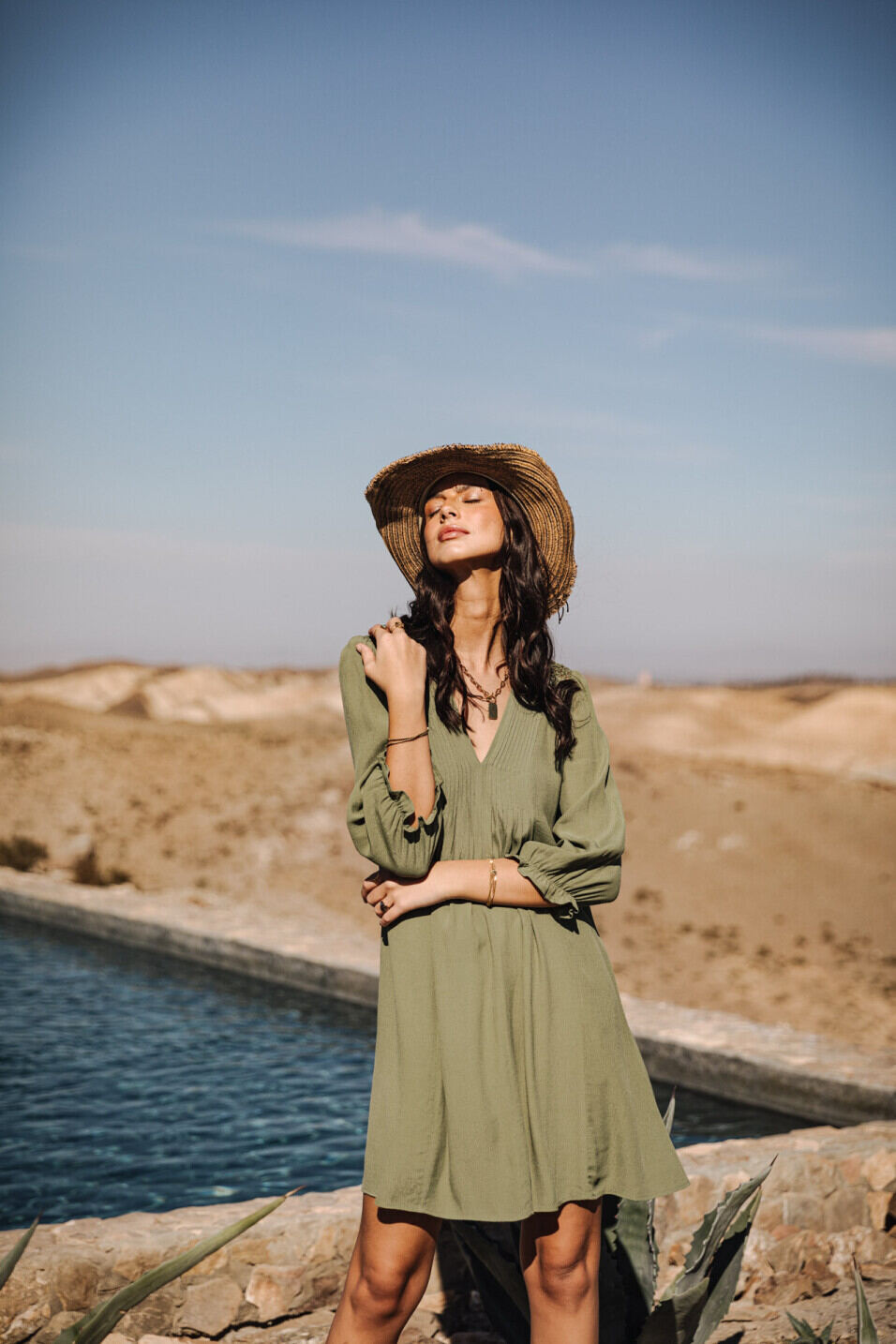 vestido corto plisado Woman Juna Plain Color Olivine | Freeman T. Porter