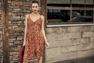 Langes Kleid Woman Reny Tigerly Apricot | Freeman T. Porter