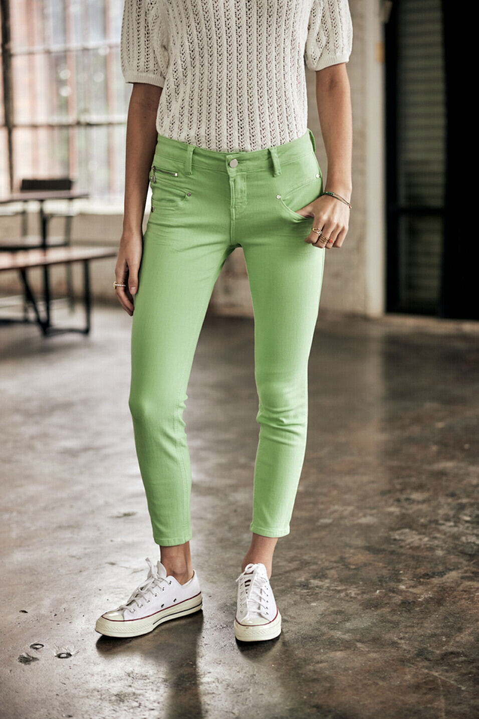 Pantalon coloré Femme Alexa Cropped New Magic Color Quiet green | Freeman T. Porter