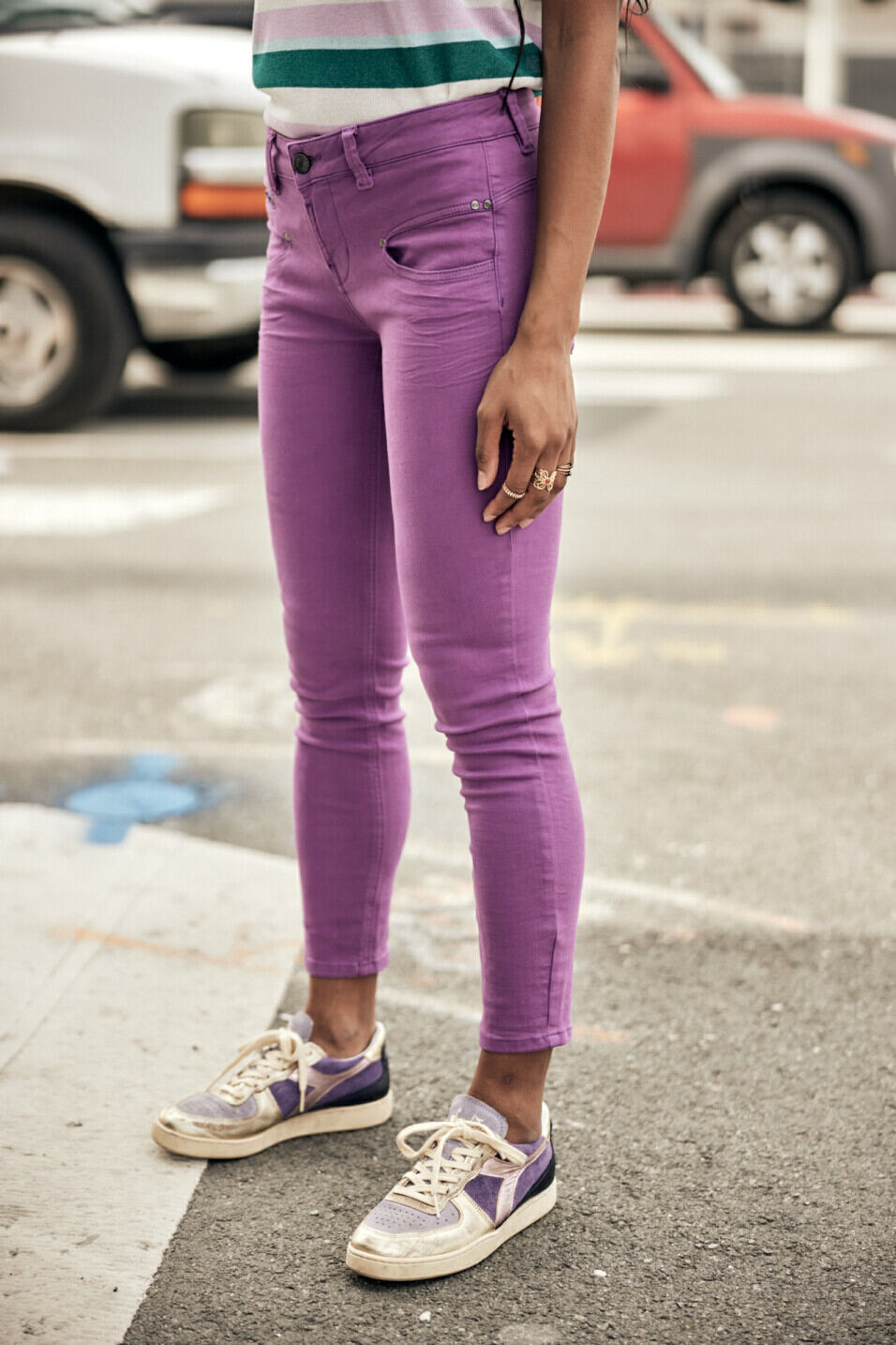 Colored pants Woman Alexa Cropped New Magic Color Dewberry | Freeman T. Porter