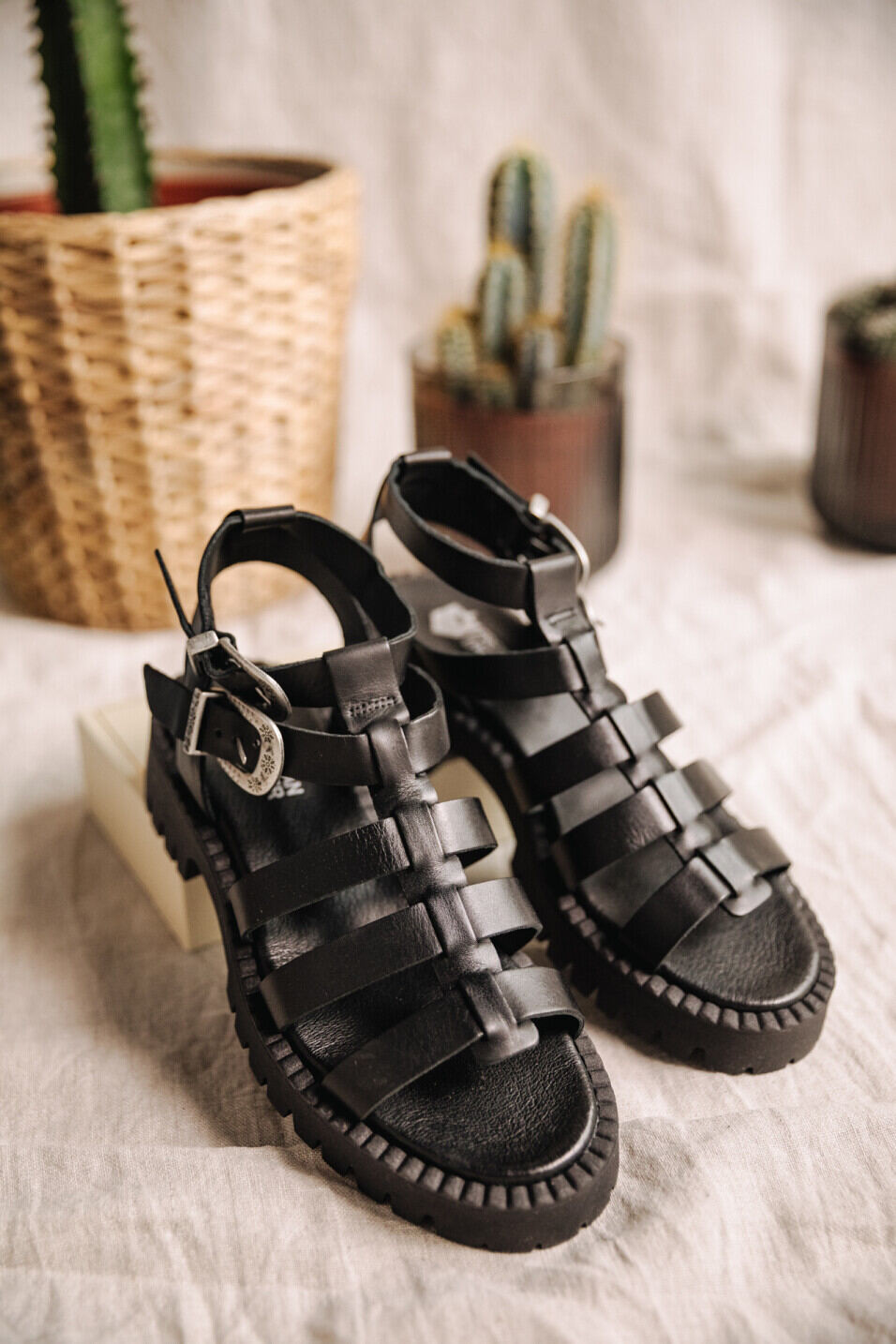 Leather sandals Woman Carmindy Black | Freeman T. Porter