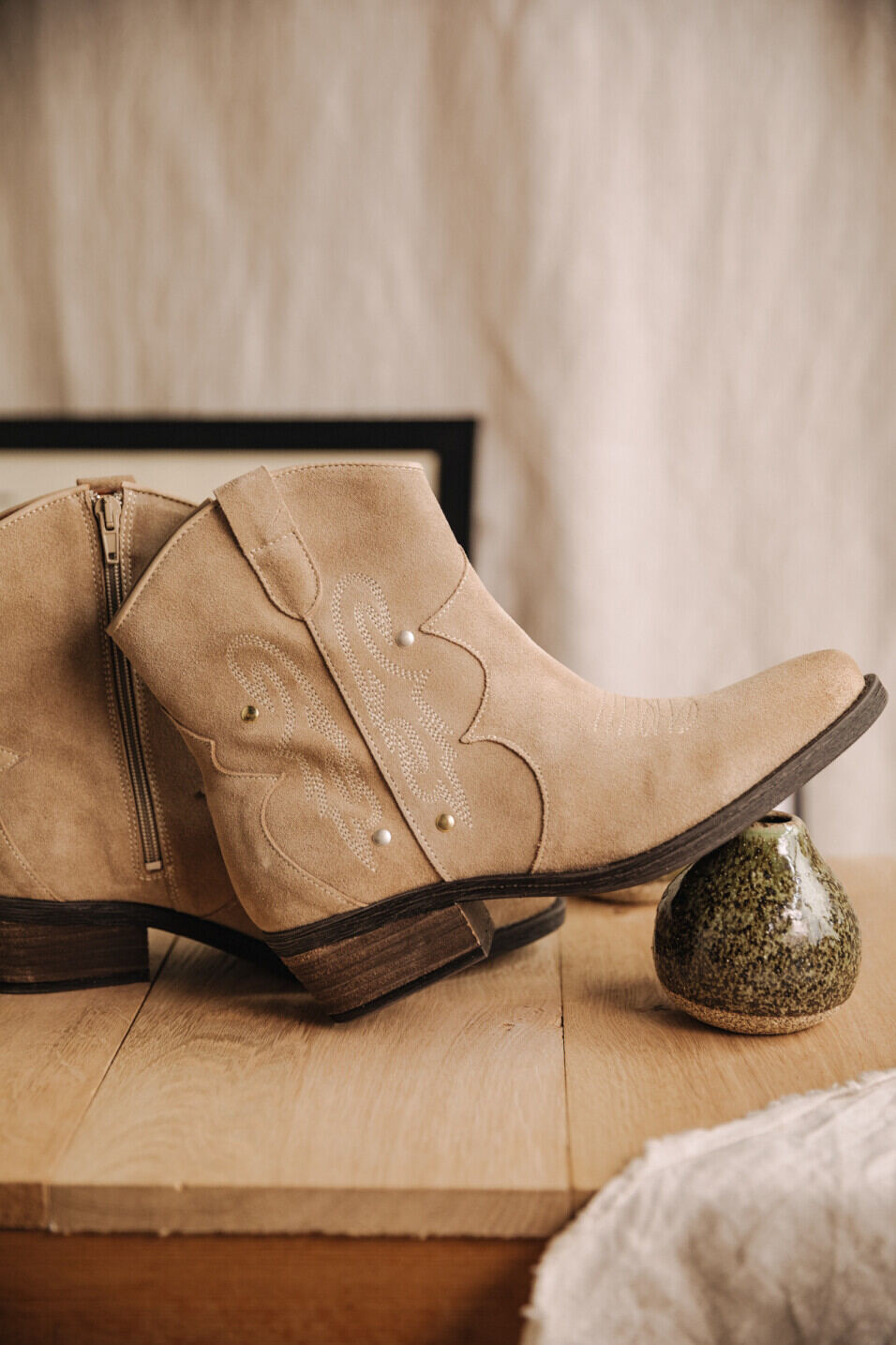 Boots en cuir Femme Laurene Suede Studs Cappuccino | Freeman T. Porter