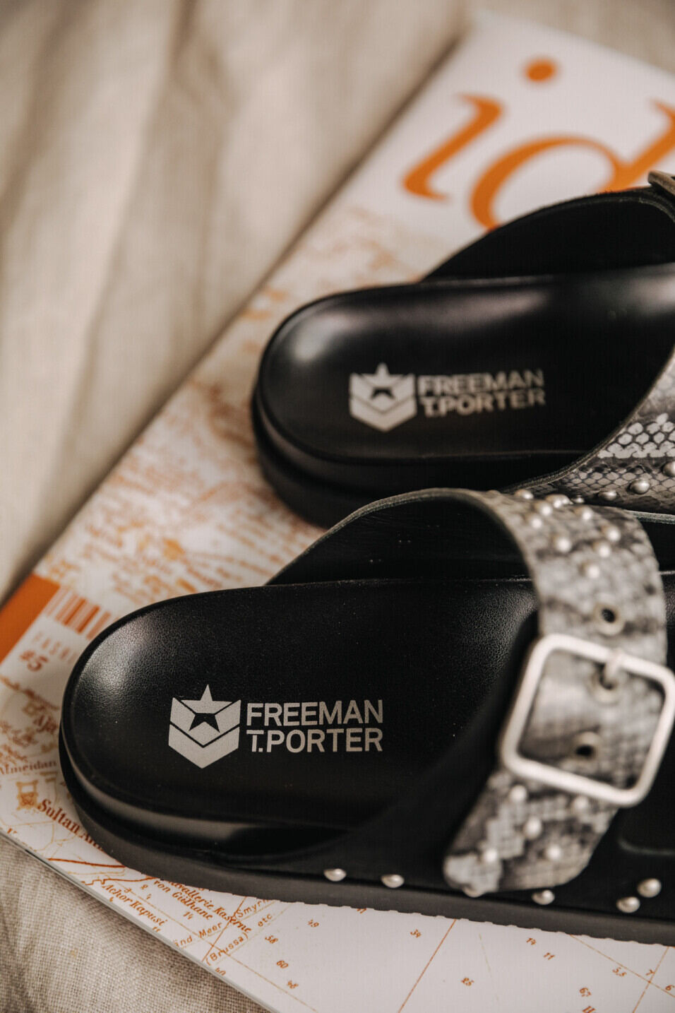 Leather sandals Woman Conny Snake Black | Freeman T. Porter