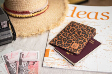 Leopard passport holder  Krishna Leo Camel | Freeman T. Porter