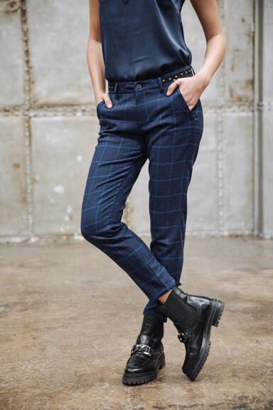 Neue Damenkollektion | Jeans & Konfektionsware - Freeman